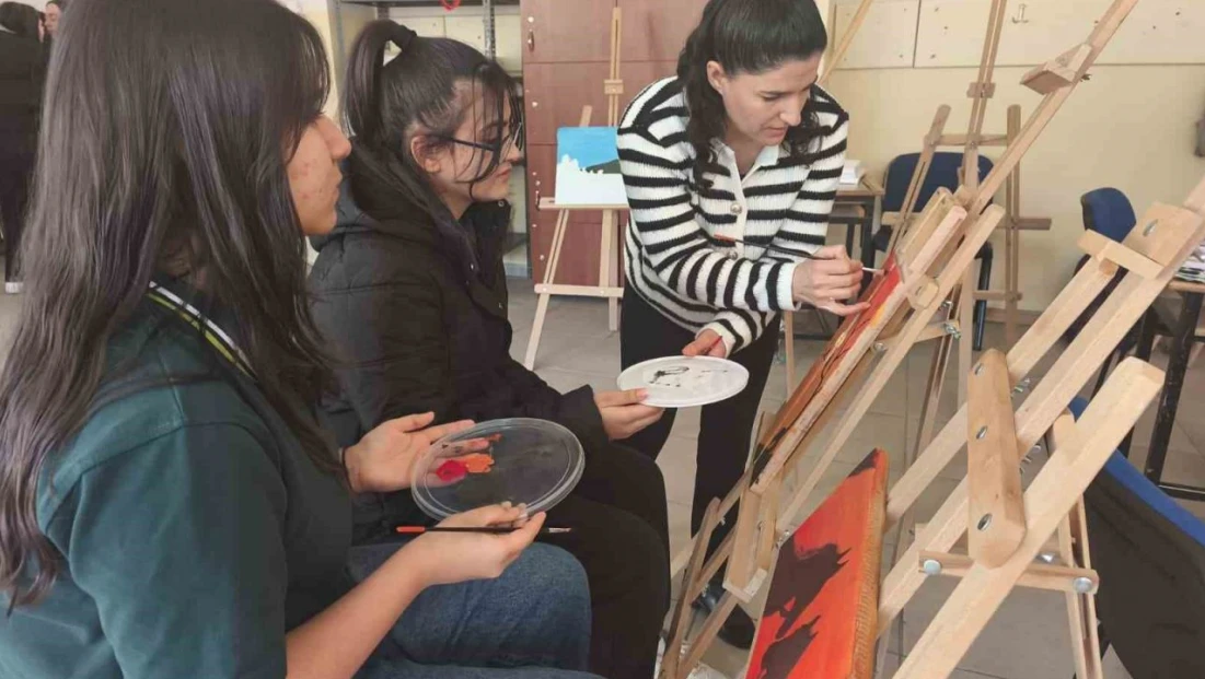 Atık ahşaplar sanata dönüşüyor