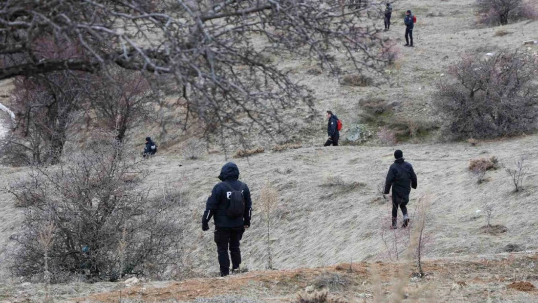 Elazığ'da 5 gündür kayıp olan yaşlı adam için 100 kişilik ekip sahada