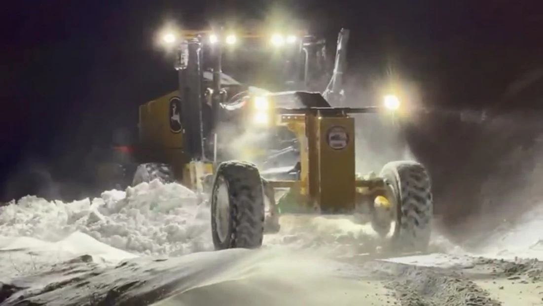 Elazığ'da kapalı 108 köy yolunda çalışmalar sürüyor