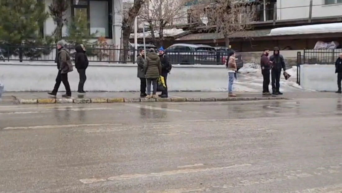 Erzincan'da meydana gelen deprem Tunceli'de de hissedildi