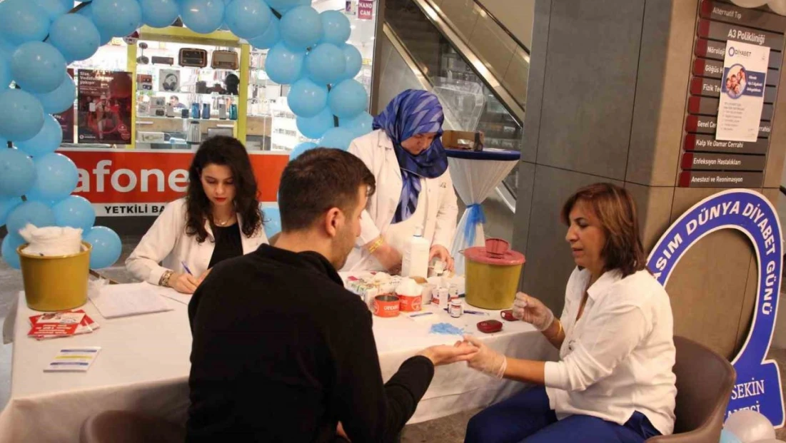 Fethi Sekin Şehir Hastanesi'nden diyabet konusunda bilgilendirme çalışması