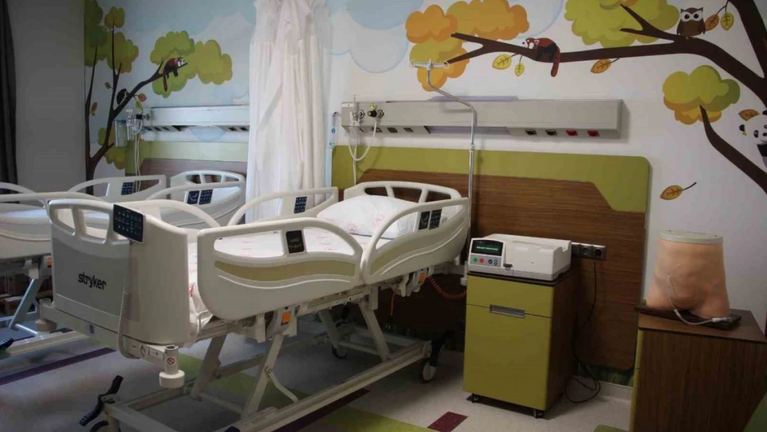 Fethi Sekin Şehir Hastanesi'nde çocuk periton diyalizi ünitesi hizmete girdi