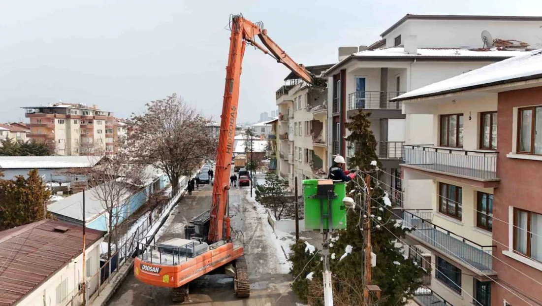 Fırat EDAŞ Malatya'da deprem sonrası enerji altyapısına 3,5 milyar TL yatırım yaptı