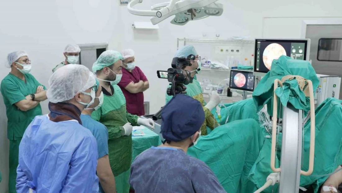 Malatya Eğitim ve Araştırma Hastanesi'nde 320 kişinin katıldığı canlı cerrahi kursu