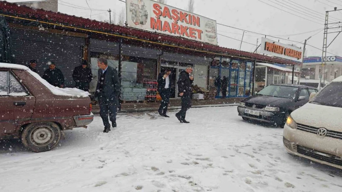 Malatya kırsalında kar yağışı etkili oluyor
