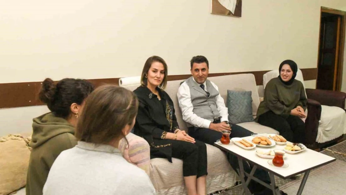 Tunceli'de üniversite öğrencilerine düzenli gıda desteği başlatıldı