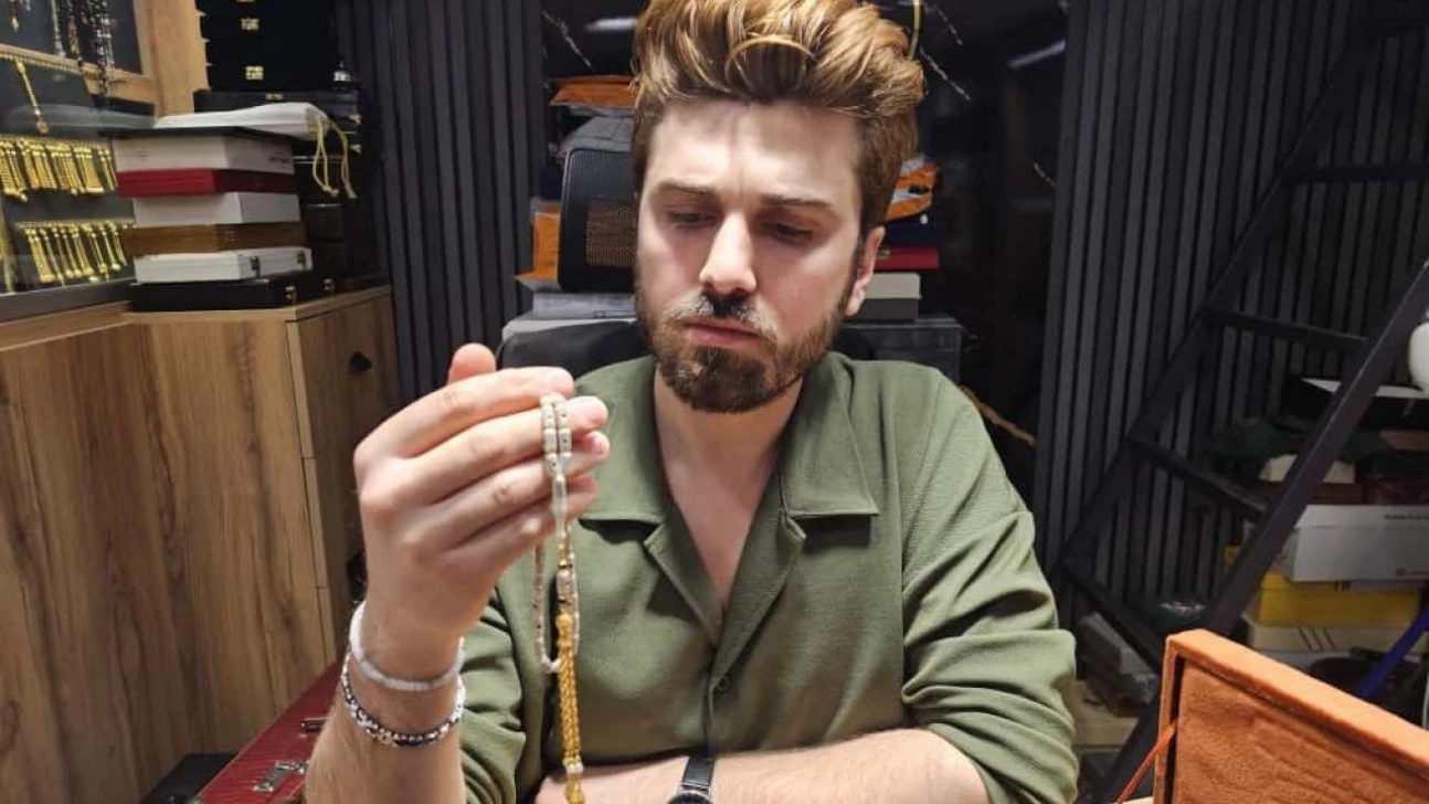 Elazığ'da yapımı tam 3 ay sürdü: Pırlanta işlemeli tespih görücüye çıktı