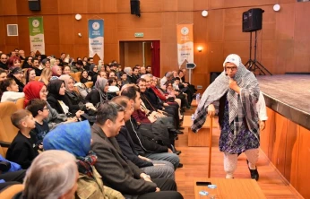 'Havlucu Memed Anlatıyor' tiyatro gösterisi yoğun ilgi gördü