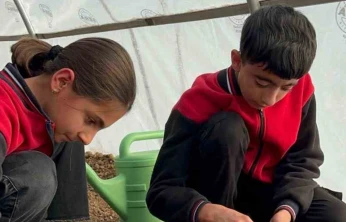 Arıcak'ta minik eller toprakla buluştu