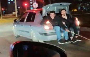 Arızalanan TOFAŞ'ı iple çektiler