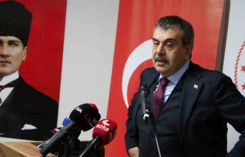 Bakan Tekin Malatya'da görme engelli öğrencilerle bir araya geldi