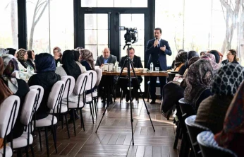 Başkan Taşkın, AK Parti Kadın Kolları Mahalle Başkanları toplantısına katıldı