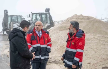 Büyükşehir Belediyesi ekipleri karla mücadelede 7/24 sahada