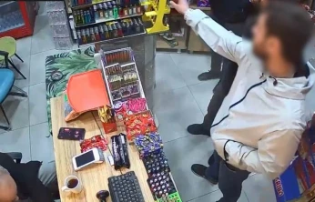 Çakmak hırsızı kameraya yakalandı
