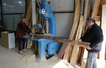 Depremin ayırdığı Cömert ailesi hayata tutunmaya çalışıyor