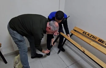 Dilenci yakayı ele verdi, parayı sakladığı yer şaşkına çevirdi