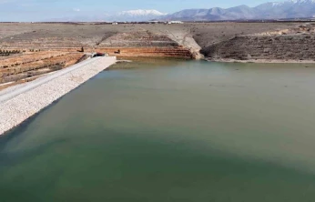 Doluluk oranı maksimum seviyeye ulaşan Sultansuyu Barajı'nda kapak açıldı