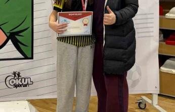 Elazığ'a bilek güreşinde 3 madalya