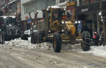 Elazığ'da  karla mücadele ekipleri sahada