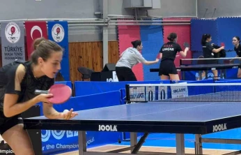 Elazığ'da  masa tenisi kadın takımından büyük başarı