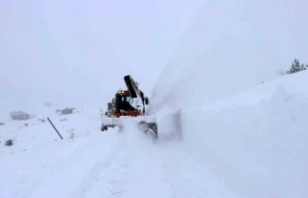 Elazığ'da 298 köy yolu açıldı, 25'inde çalışmalar sürüyor