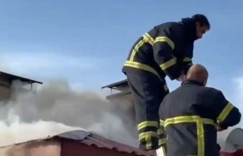 Elazığ'da çatı yangını