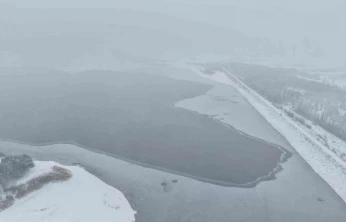 Elazığ'da Cip Baraj Gölü'nün bazı kısımları buz tuttu