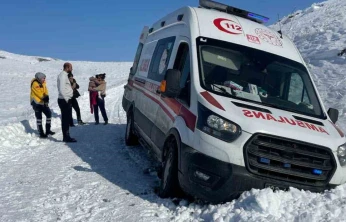 Elazığ'da hasta çocuk greyderle ambulansa ulaştırıldı
