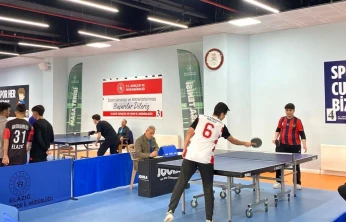 Elazığ'da okul sporları masa tenisi müsabakaları yapıldı