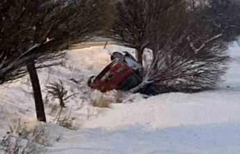 Elazığ'da otomobil devrildi