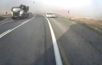 Elazığ'da otomobilin hatalı sollaması kazaya davetiye çıkardı