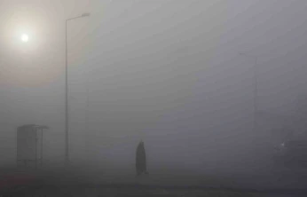 Elazığ'da sis görüş mesafesini 5 metreye düşürdü