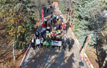 Elazığ Hipodromu'nda öğrenciler tekerlekli sandalye, görme ve işitme engeline yönelik parkurları deneyimledi