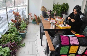 Ev hanımının azmi: 20 belge aldı ve 300 öğrenciye usta oldu