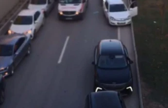 Fermuar sistemiyle ambulansa yol açtılar