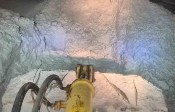 Karakoçan ilçesine kar kalınlığı bir metreyi geçti