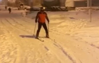 Kayak takımıyla caddede gezdi