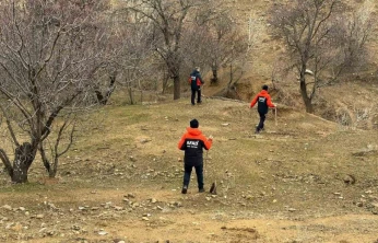 Kayıp yaşlı adam 51 kişilik ekiple aranıyor