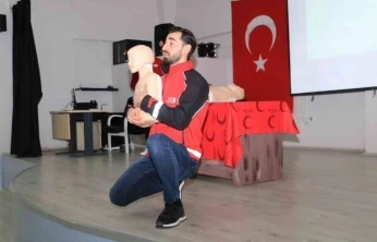 Kızılay'dan çocuklara ilk yardım eğitimi