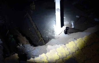 Malatya'da 6 katlı binanın istinat duvarı çöktü