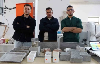 Malatya'da deprem enkazı beton yola dönüştü