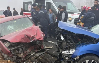 Malatya'da iki otomobil çarpıştı: 5 yaralı