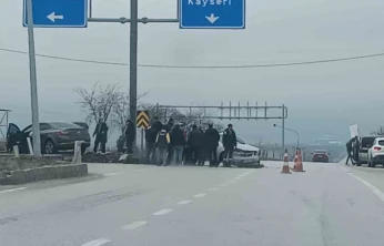 Malatya'da iki otomobil çarpıştı: 4 yaralı