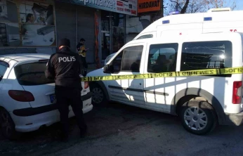 Malatya'da kalp krizi geçiren sürücünün kaza anı kamerada