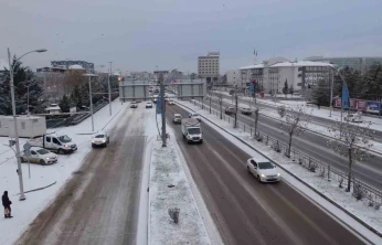 Malatya'da kar yağışı hayatı olumsuz etkiledi