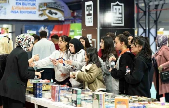 Malatya'da kitap fuarına 7'den 70'e yoğun katılım