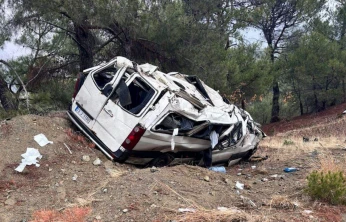 Malatya'da minibüs şarampole devrildi: 1 yaralı