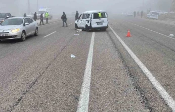 Malatya'da otomobil ile hafif ticari araç çarpıştı: 1 yaralı