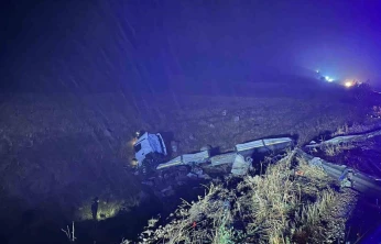 Malatya'da şarampole devrilen çekicinin sürücüsü hayatını kaybetti