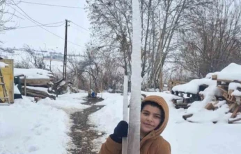 Palu'daki buz sarkıtları görenleri şaşırttı